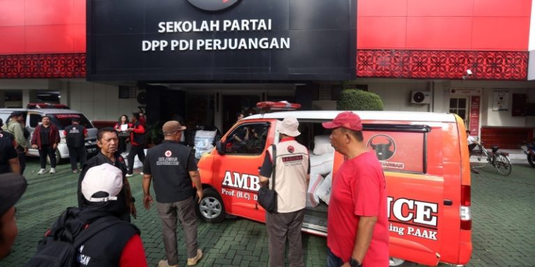 PDIP Kirim 30 Ambulans dan 90 Tenaga Medis ke Lokasi Bencana Sumatera