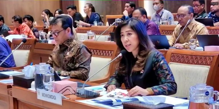 Indonesia Siap Terapkan Aturan Media Sosial untuk Anak