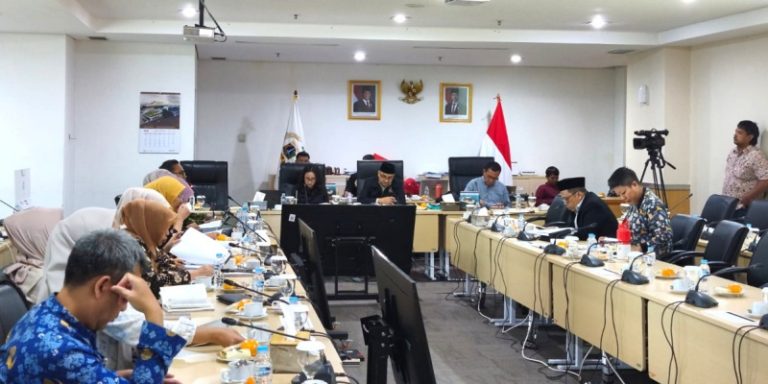 Raperda KTR Diminta Ditunda Hingga Aspirasi Lengkap