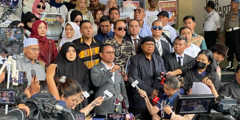 Gelar Perkara Ijazah Jokowi, Pengacara Roy Suryo Cs Soroti Bukti Pembanding