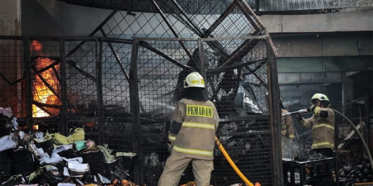 Tim Investigasi Dibentuk Usut Kebakaran Pasar Kramat Jati