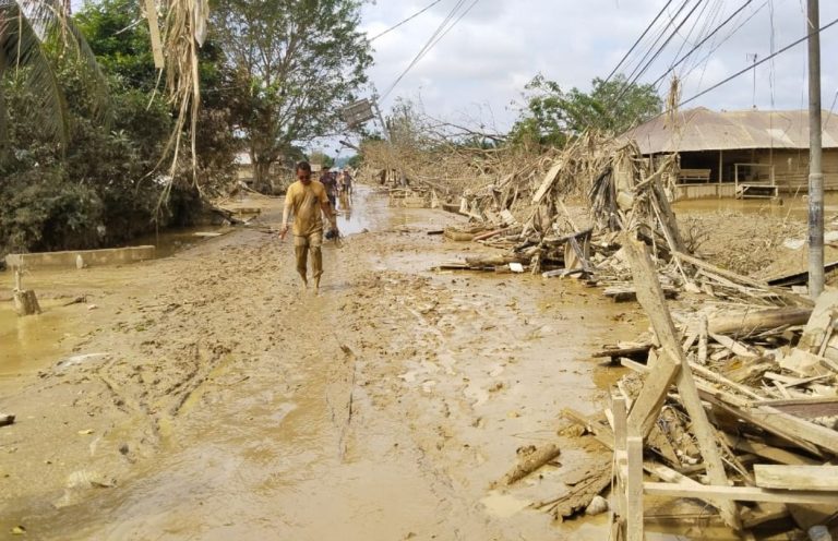 Jeritan Korban Malapetaka Banjir Aceh