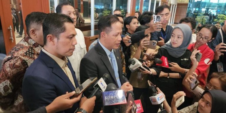 KLH Setop Operasional Tiga Perusahaan Diduga Terkait Banjir Sumatera