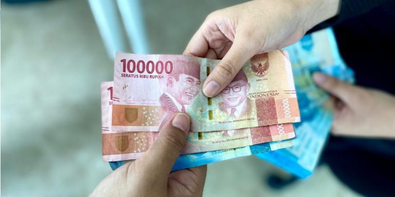 IHSG Tertekan, Rupiah Menguat ke Rp16.782 Jelang Akhir Tahun
