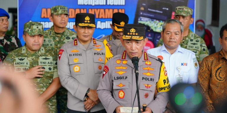 Kapolri Ingatkan Waspada Cuaca Ekstrem Saat Nataru