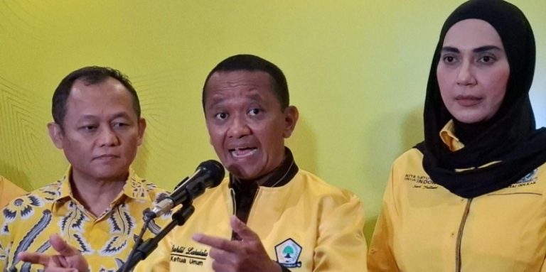 Rakyat Menunggu Ketegasan Prabowo Pecat Bahlil