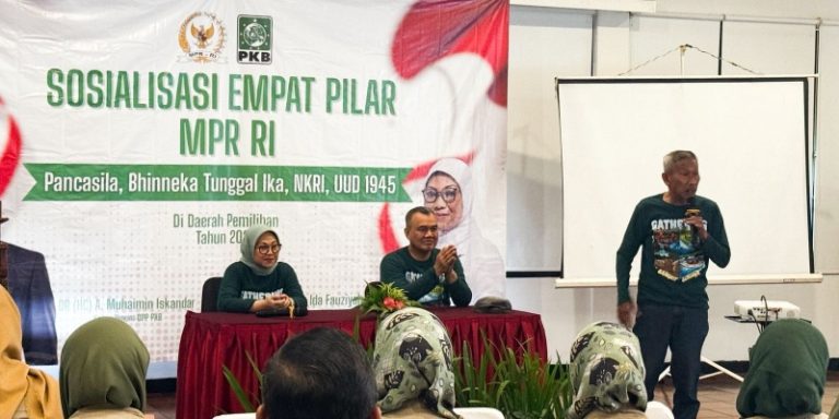 Ida Fauziyah Ajak Relawan Bangkit Berdaya Amalkan Empat Pilar Kebangsaan