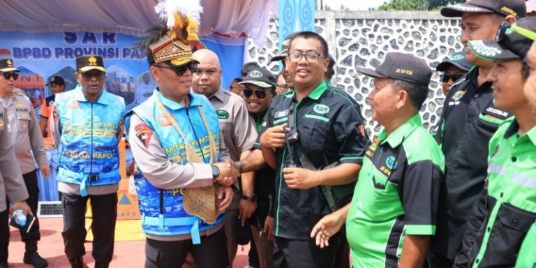 Ribuan Bingkisan Kapolri Dibagikan untuk Mitra Kamtibmas Papua