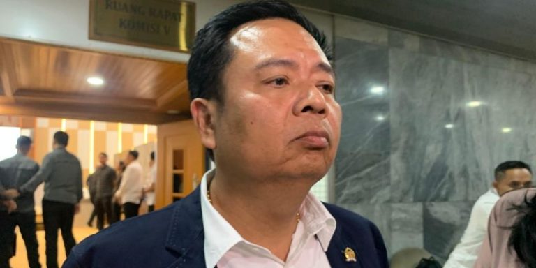 Komisi V DPR Tunda Rapat Nataru Gegara Menhub Tinjau Banjir