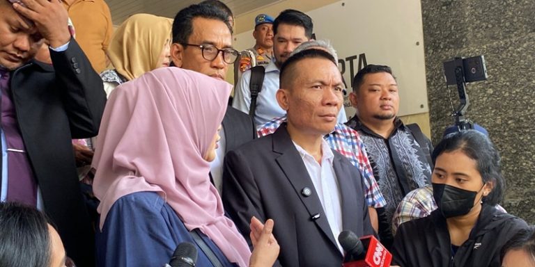 Rismon Kembali Soroti Ijazah Analog Jokowi dalam Gelar Perkara Khusus