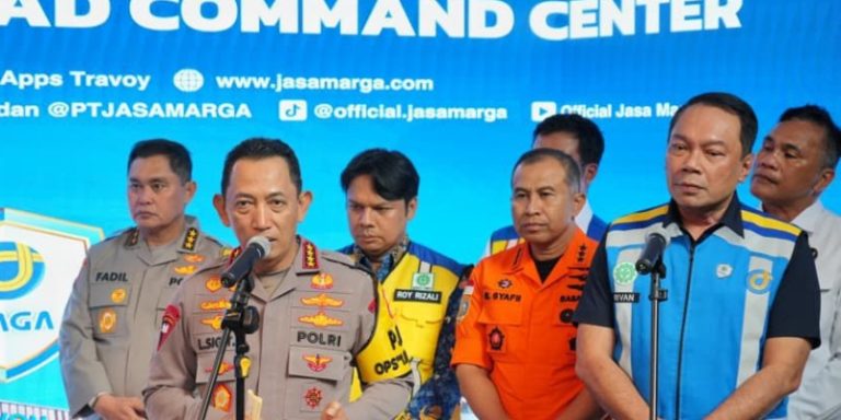 Kapolri Pantau Pengamanan Nataru di JMTC Bekasi, Lalin Masih Lancar