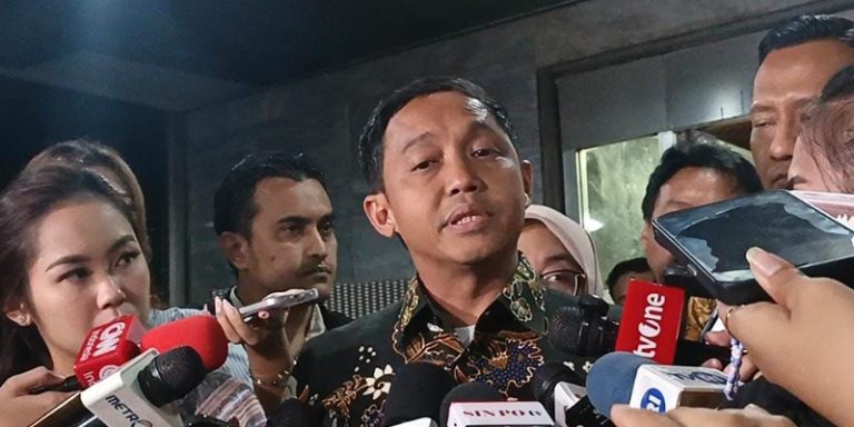 Raja Juli Anggap Santai Desakan Mundur: Kekuasaan Milik Allah