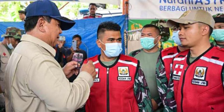Prabowo Kunjungi Posko Kesehatan Kodam I/BB Tapsel