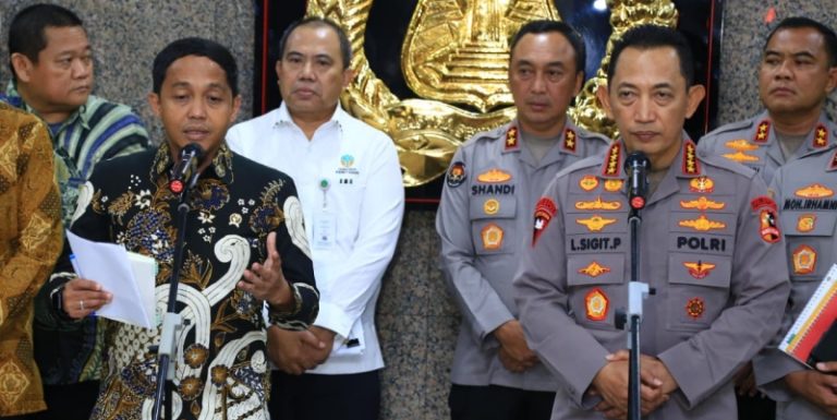 Kemenhut Cek Kayu Gelondongan Banjir Sumatera Pakai AIKO