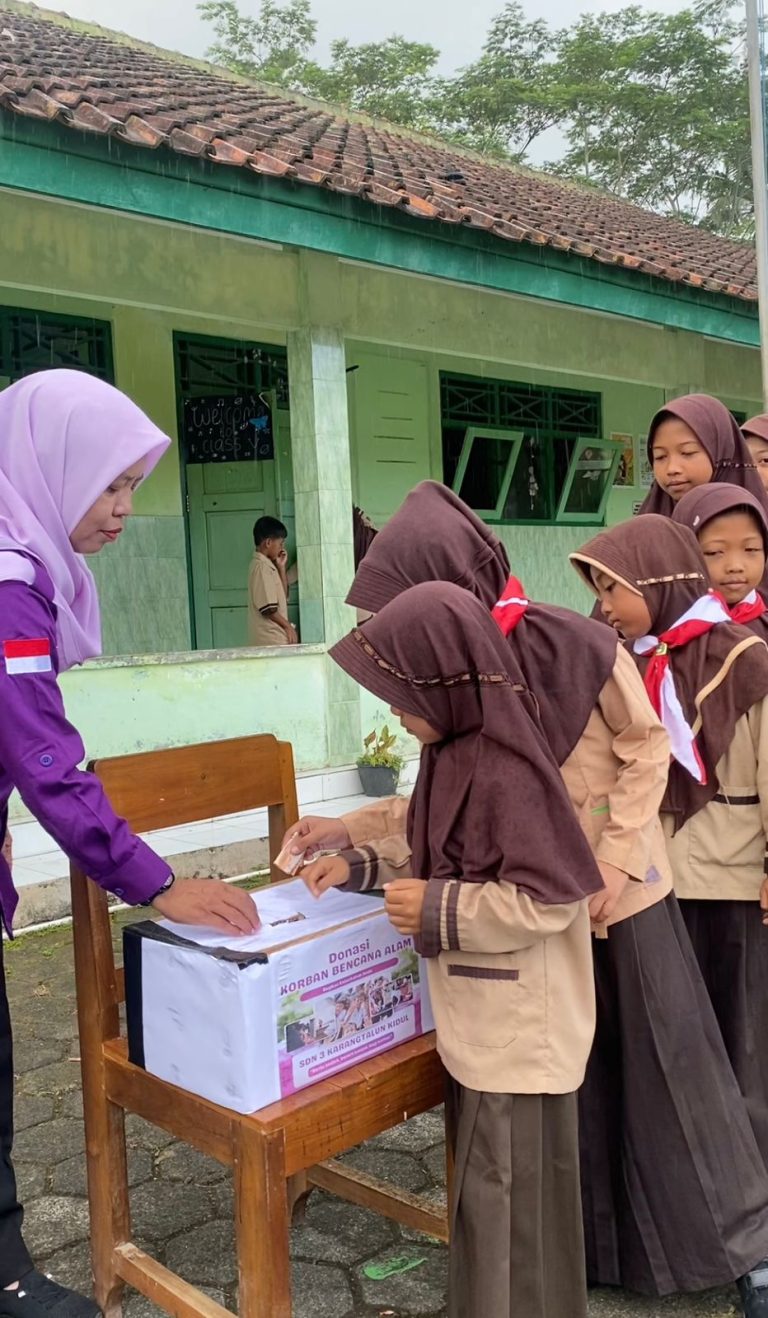 SDN 3 Karangtalun Kidul Gelar Donasi “Peduli Sumatera”, Tanamkan Empati Sejak Dini