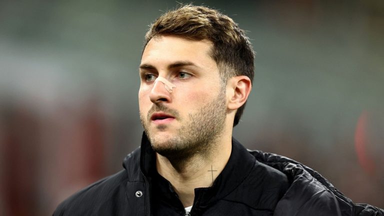 AC Milan Konfirmasi Santiago Gimenez Sukses Jalani Operasi