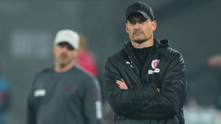 Alexander Blessin Minta St. Pauli Fokus dan Tenang Saat Hadapi Heidenheim