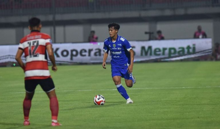 Alfeandra Dewangga Jadikan Debut Bareng Persib Bandung sebagai Kado untuk Istri Tercinta : Okezone Bola