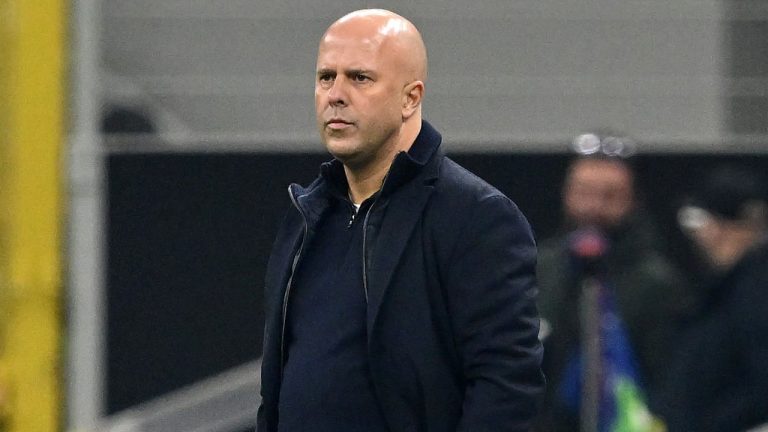 Arne Slot Menolak Bahas Salah: Saat ini Fokus Utamanya Bukan Dia!