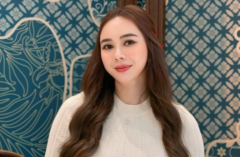 Viral Aura Kasih Pernah Bahas Pelakor Tak Sepenuhnya Salah: Kita Kan Dikasih Perasaan : Okezone Celebrity