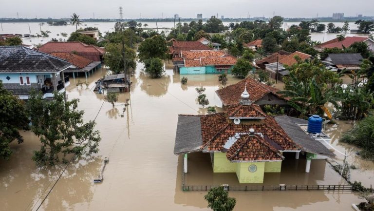 Banjir Kepung Karawang Jawa Barat, Ribuan Rumah Terendam