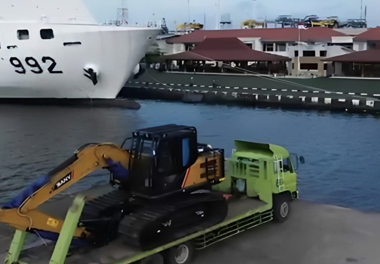 16 Alat Berat Dikirim dari Pelabuhan Kolinlamil Bantu Percepatan Pemulihan Aceh : Okezone News