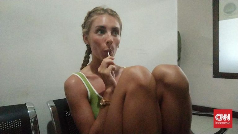 Tingkah Nyeleneh Bonnie Blue, Datangi Kantor Imigrasi Bali Emut Permen