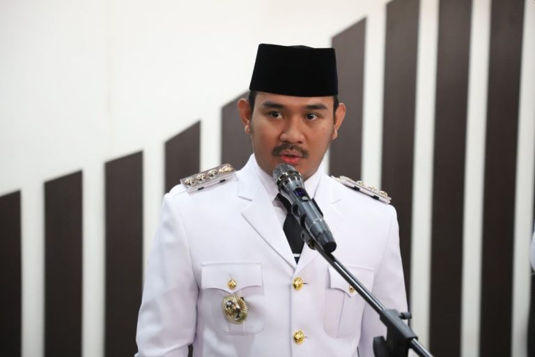 Terjaring OTT KPK, Bupati Bekasi Ade Kuswara Miliki 31 Bidang Tanah Rp76,5 Miliar : Okezone News