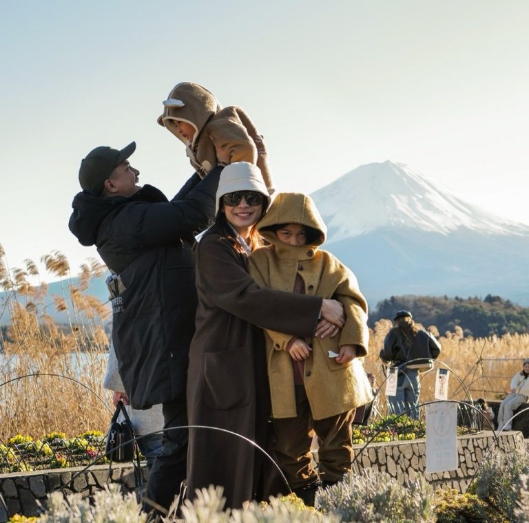 Potret Liburan Para Artis Indonesia, Chelsea Olivia hingga Prilly Latuconsina ke Jepang : Okezone Women