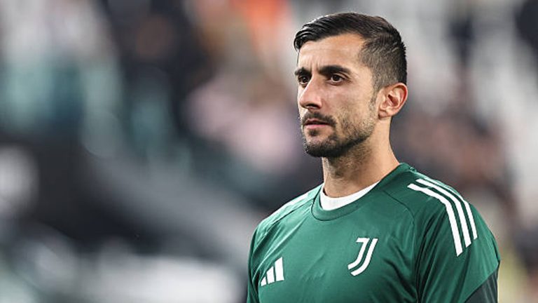 Diincar Genoa, Masa Depan Mattia Perin di Juventus Semakin Abu-abu