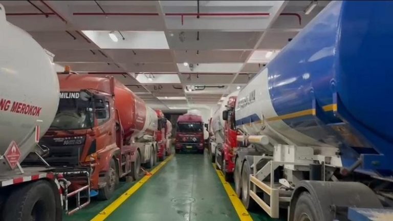 Pertamina Suplai Energi ke Wilayah Bencana Melalui Darat, Laut dan Udara : Okezone Economy