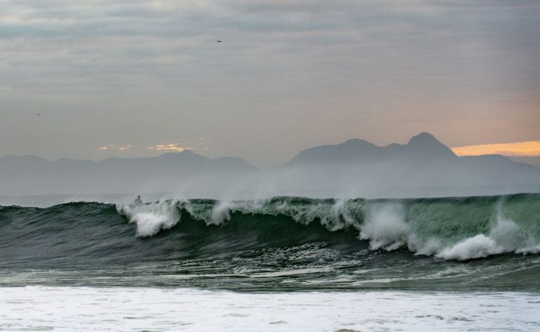 BMKG Ingatkan Waspada Cuaca Ekstrem saat Libur Natal dan Tahun Baru 2026 : Okezone News