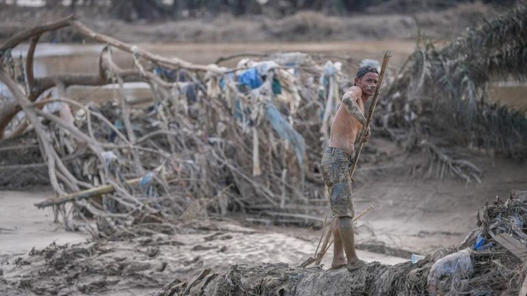 Pengungsi Terserang Penyakit, 962 Tewas
