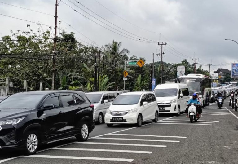 Libur Natal, Lalu Lintas di Objek Wisata dan Tol Macet : Okezone News