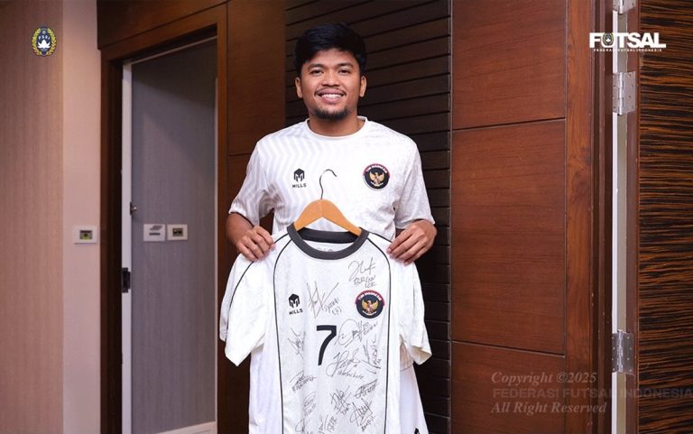 Jersey Bersejarah Timnas Futsal Indonesia di SEA Games 2025 Milik Syauqi Saud Dilelang untuk Korban Bencana Sumatera : Okezone Bola