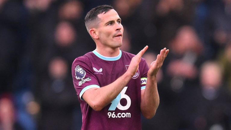 Josh Cullen Bangga Meski Burnley Pulang dari Markas Newcastle Tanpa Poin