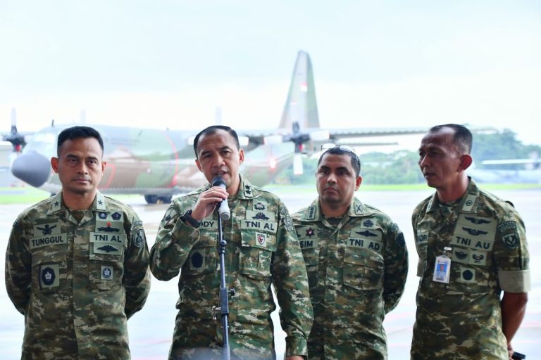 TNI Kerahkan 30 Ribu Prajurit dan 70 Alutsista untuk Penanganan Bencana Sumatera : Okezone News