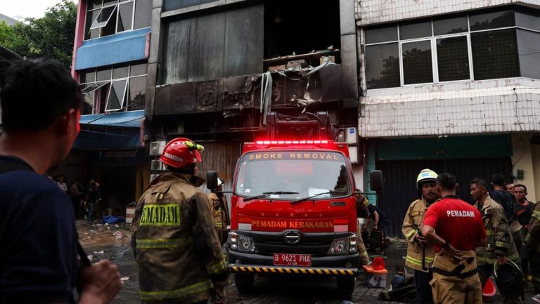Korban Selamat Kebakaran Gedung di Jakpus Evakuasi Lewat Rooftop
