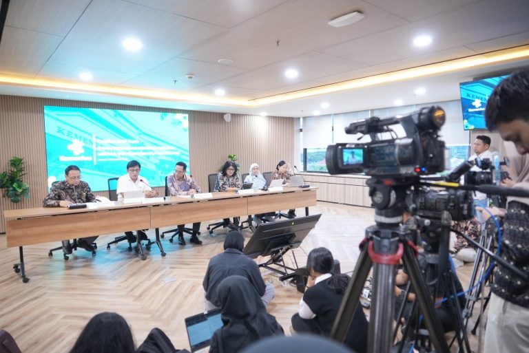 Kemenkes Tak Rekomendasikan Penyaluran Susu Formula di Daerah Bencana Banjir Sumatera : Okezone Women