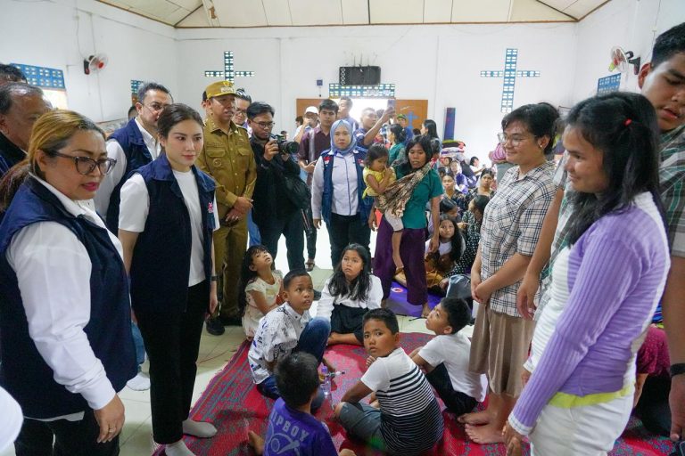 Tinjau Lokasi Bencana, Perindo Salurkan Bantuan untuk Korban Banjir dan Longsor di Tapanuli Utara : Okezone News