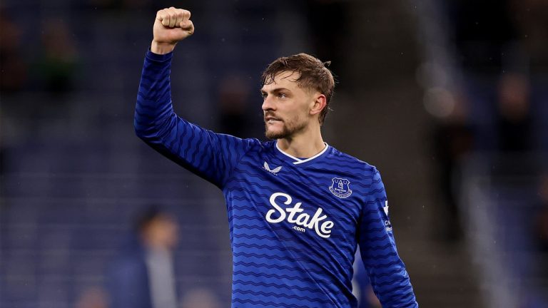 Kiernan Dewsbury-Hall Puji Kompaknya Everton Usai Libas Forest 3-0