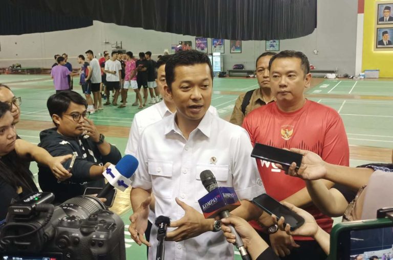 Kisah Legenda Bulu Tangkis Indonesia Taufik Hidayat, Pemegang Rekor Backhand Smash dengan Kecepatan 260 Km Jam : Okezone Sports