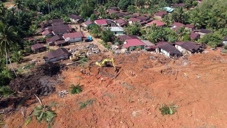 1 Korban Tewas Terapung, 4 Tertimbun