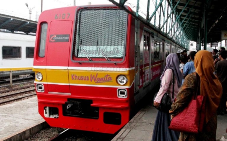 Perjalanan KRL Cikarang Alami Keterlambatan, Ini Penyebabnya! : Okezone News