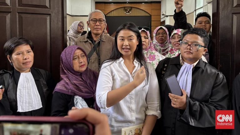 Seakan Mereka Takut Suara Wanita