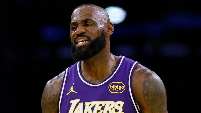 LeBron James Angkat Bicara Usai Lakers Dipermalukan Suns