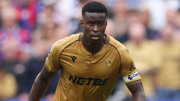 Marc Guehi Merendah soal Assist Indah untuk Daniel Munoz