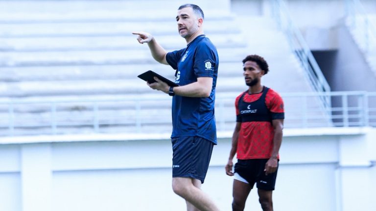 Marcos Reina Matangkan Persiapan Persik Kediri Jelang Hadapi Persita