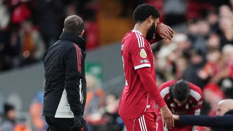 Menanti Hasil Pemindaian, Cedera Joe Gomez Bayangi Kemenangan Liverpool