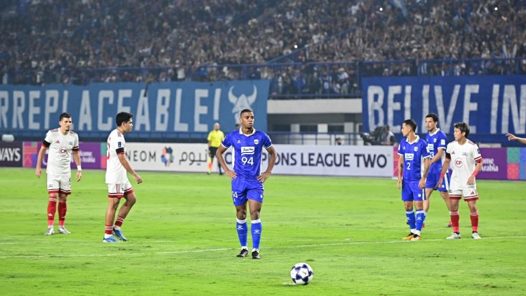 Meski Menang, Bojan Sesalkan Persib Banyak Buang Peluang